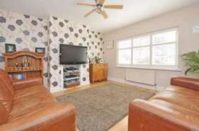 5 bedroom Detached t...